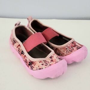 Crocs little girl size 9 pink